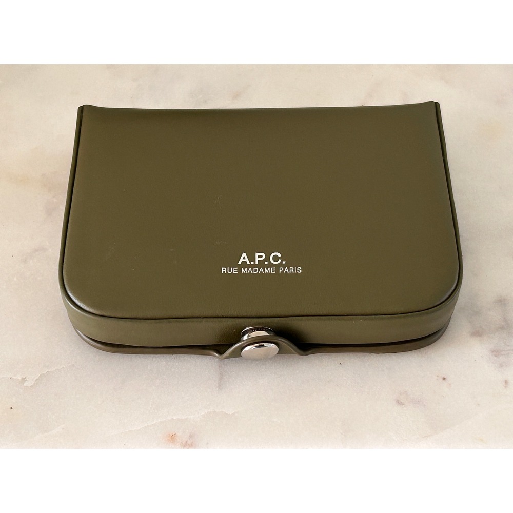 A.P.C Josh Coin Wallet And Dust Bag Wild Green Leather Wallet NWOT Luxury Bifold